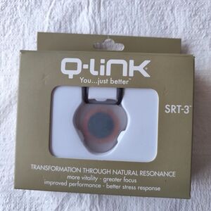 Q-Link SRT-3 Pendant in Clear White and Orange NIB